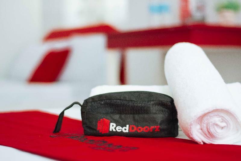 Reddoorz Near Oslob Whale Shark Watching Area Hotel Tanawan ภายนอก รูปภาพ